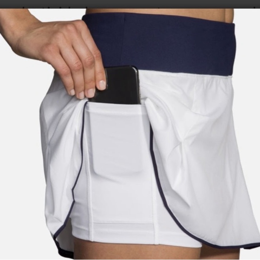 Brooksโ White Skort with Navy Waistband and Trim